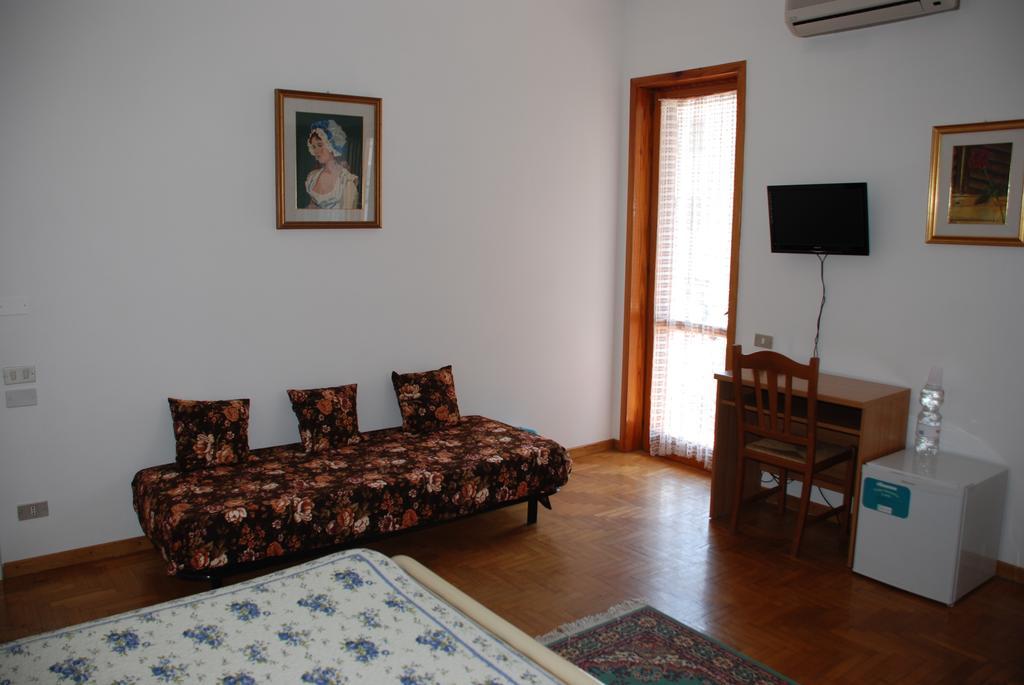 B&B Al Giardino Lecce Habitación foto